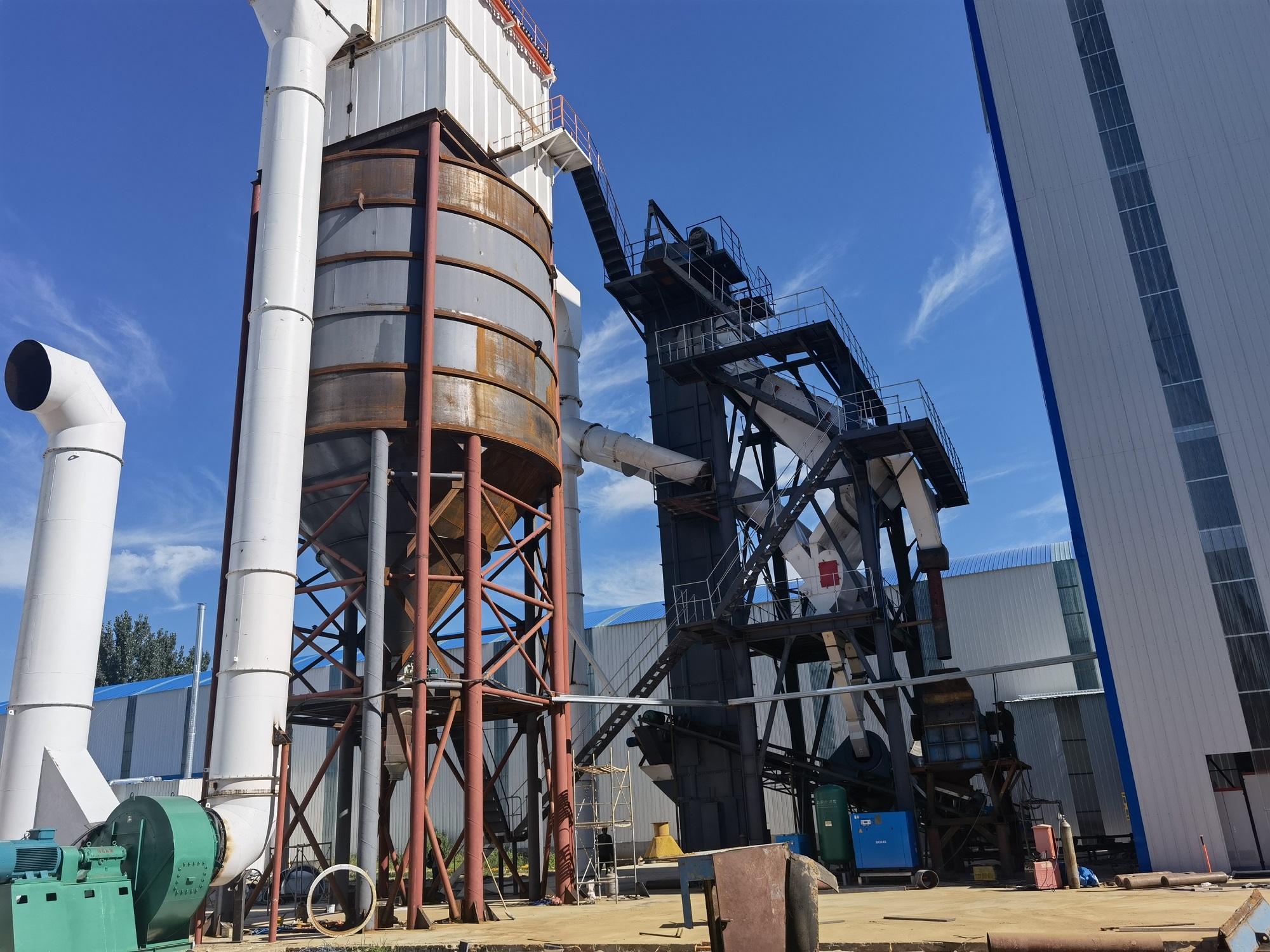 踐行綠色發(fā)展！干法制砂樓助力洗砂廠技改！